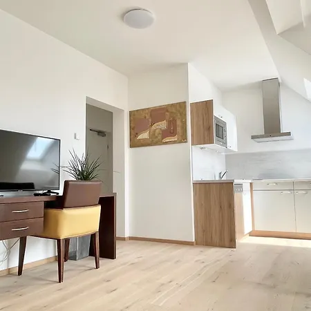 Reinisch * Schwechat