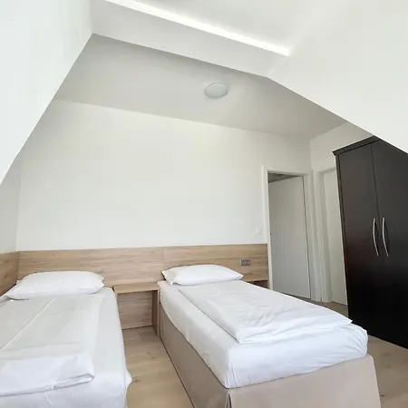 Reinisch Apartment *