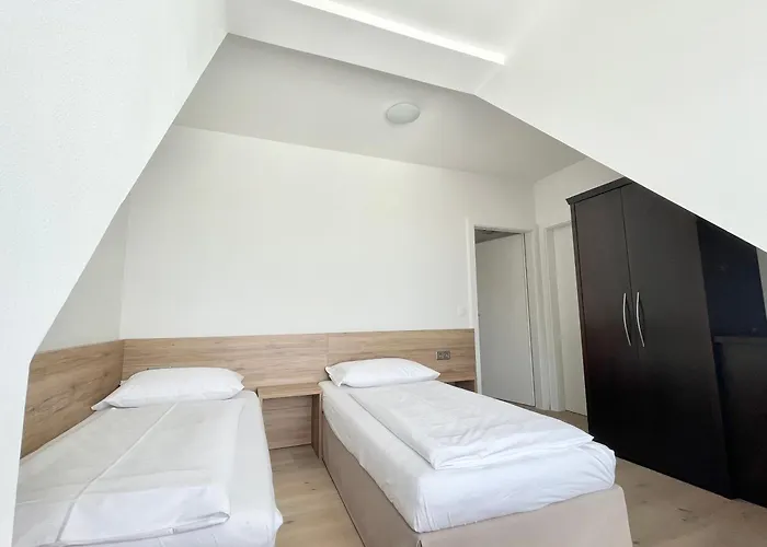 Reinisch Apartment *